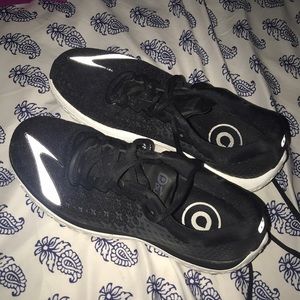 Brooks Pureflow Tennis/Running Shoes. Size 8